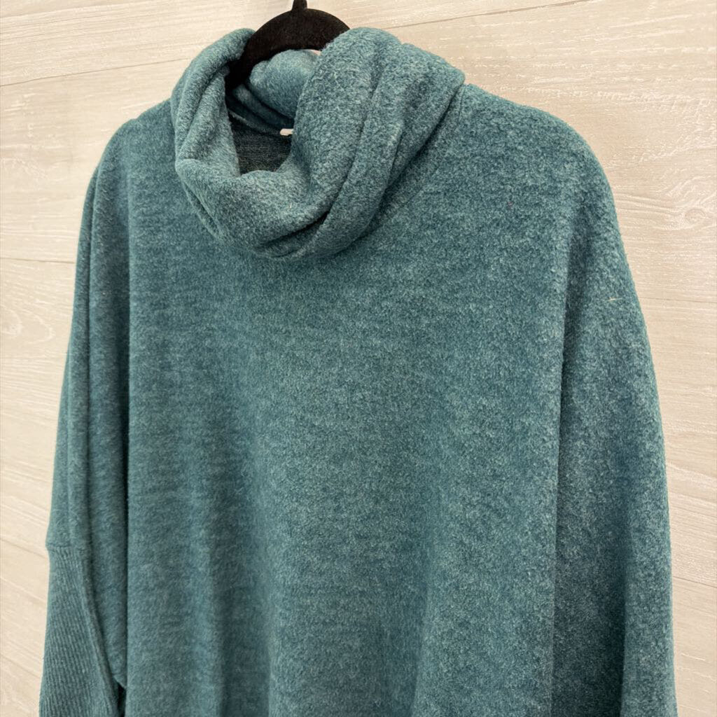 Cherish Green Long Sleeve Turtleneck Sweater Top Medium/ Large