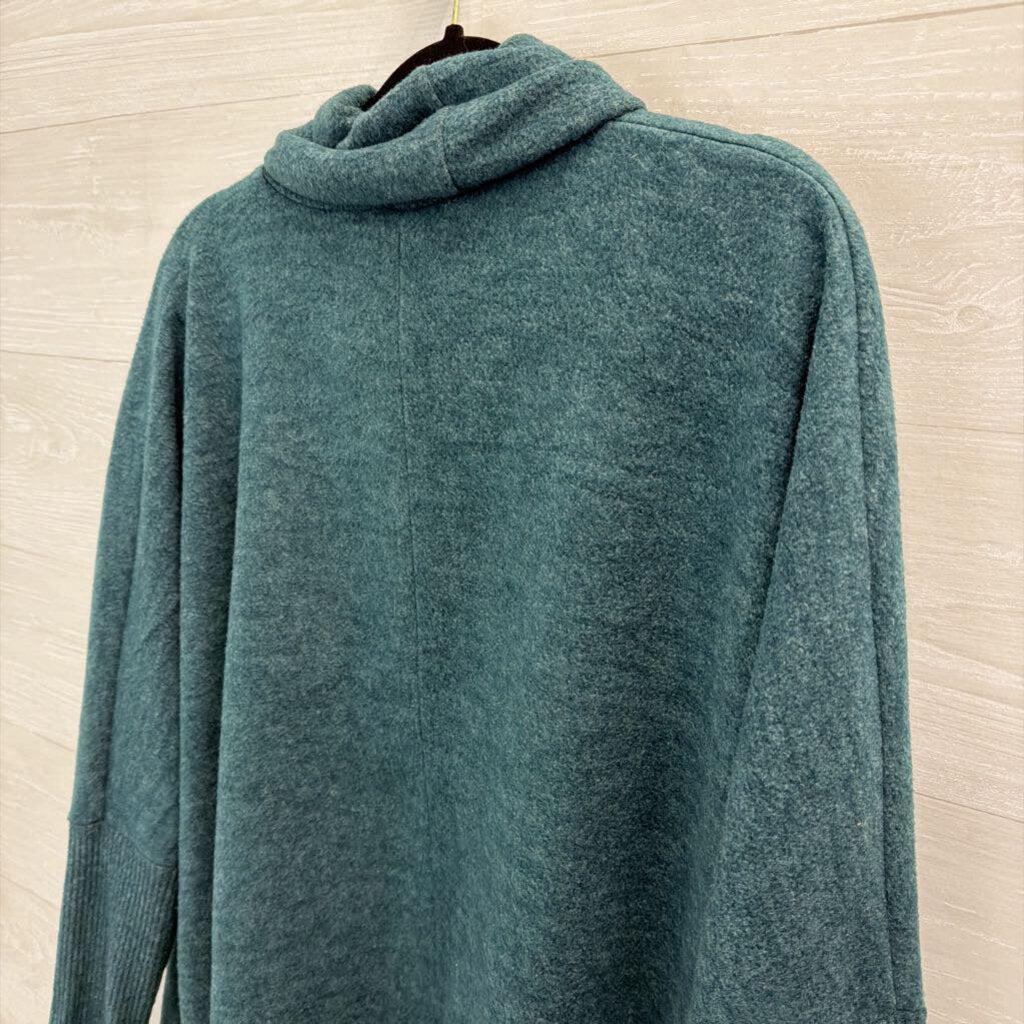 Cherish Green Long Sleeve Turtleneck Sweater Top Medium/ Large
