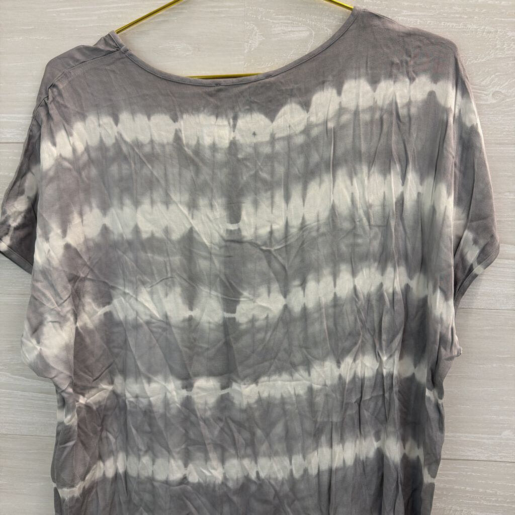 Charlie B Grey/ White Tie Dye Short Sleeve Top Large