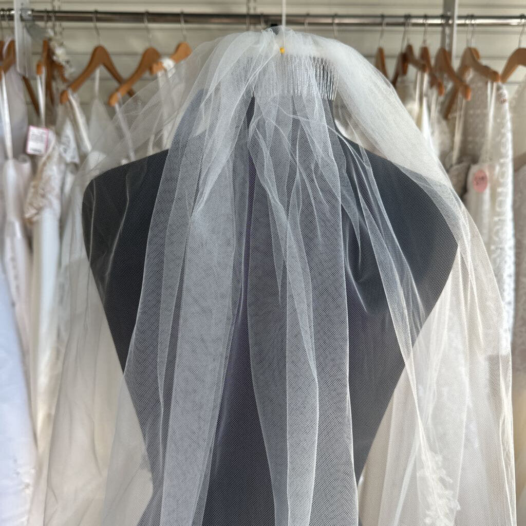 Lace Edge Fingertip Length Veil