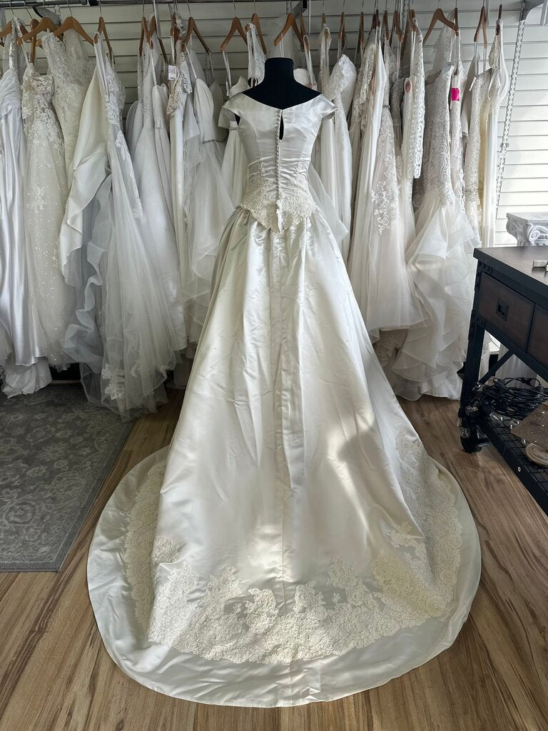 Vintage Mon Cheri Satin and Lace Applique Wedding Dress 8