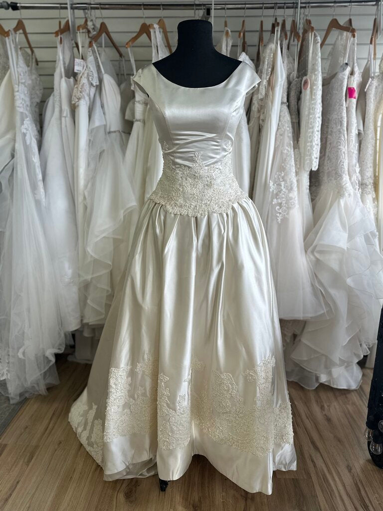 Vintage Mon Cheri Satin and Lace Applique Wedding Dress 8