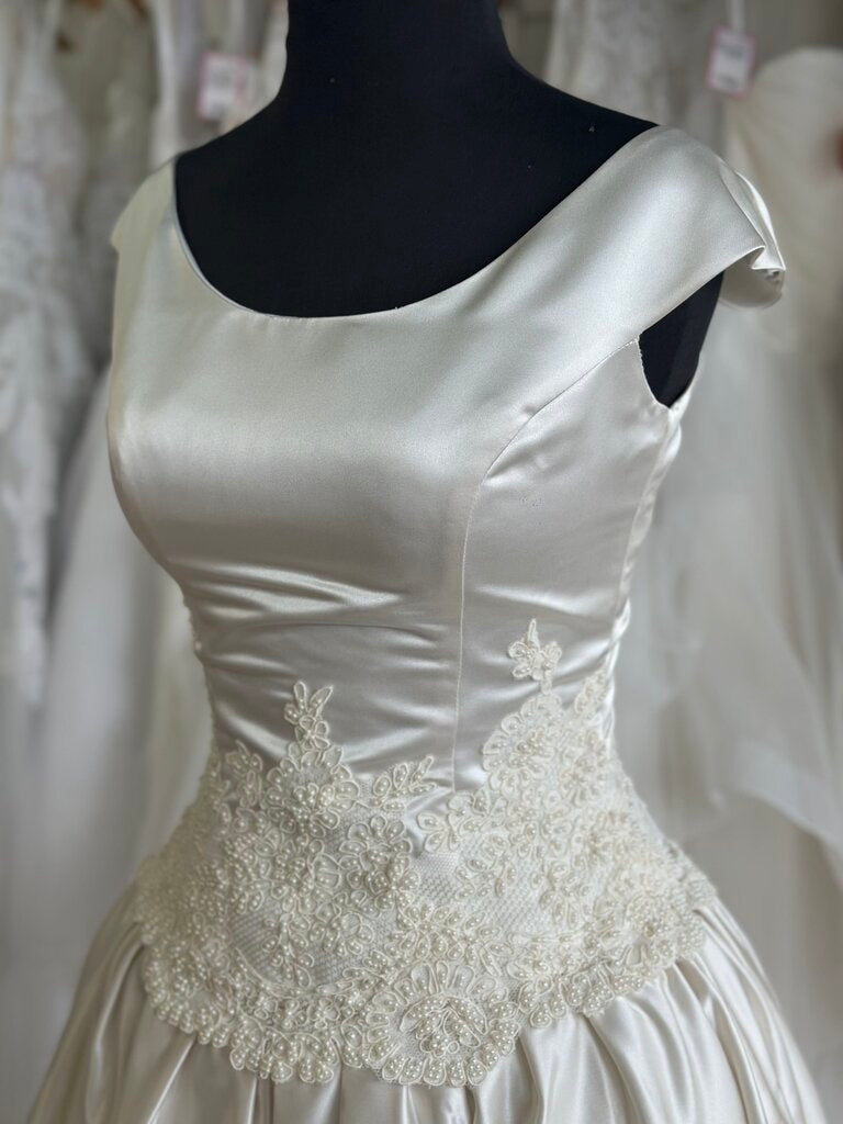 Vintage Mon Cheri Satin and Lace Applique Wedding Dress 8