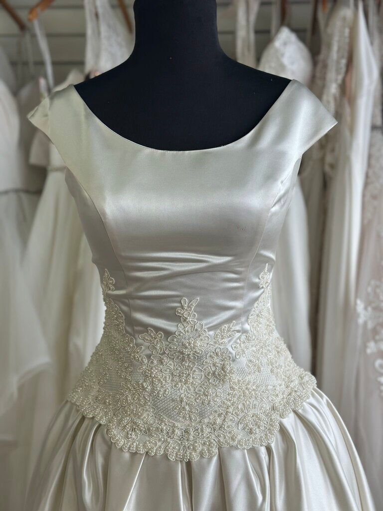 Vintage Mon Cheri Satin and Lace Applique Wedding Dress 8