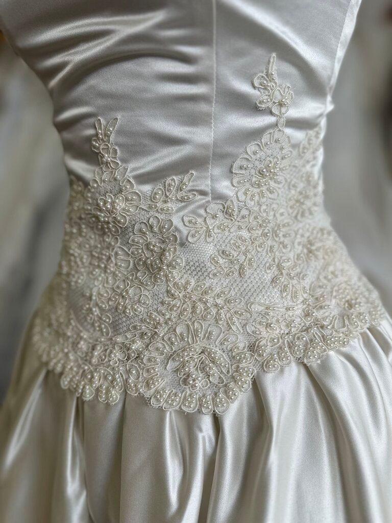 Vintage Mon Cheri Satin and Lace Applique Wedding Dress 8