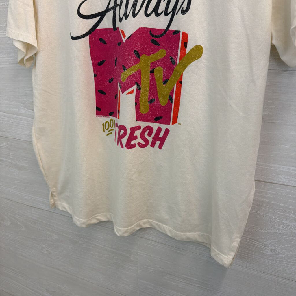 Maurices White/ Multi MTV Short Sleeve Graphic Tee Large