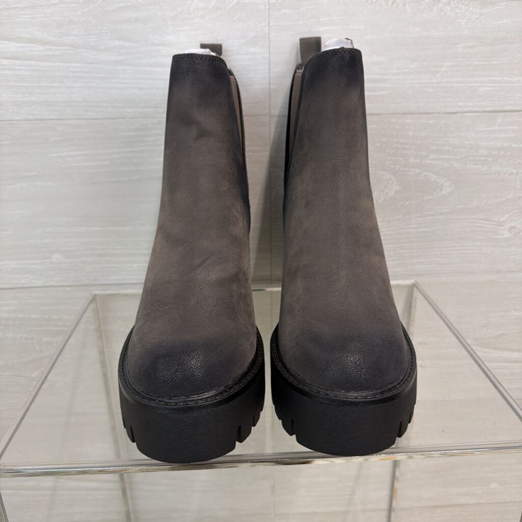 MIA Grey Rusty Platform Chelsea Boots 8.5