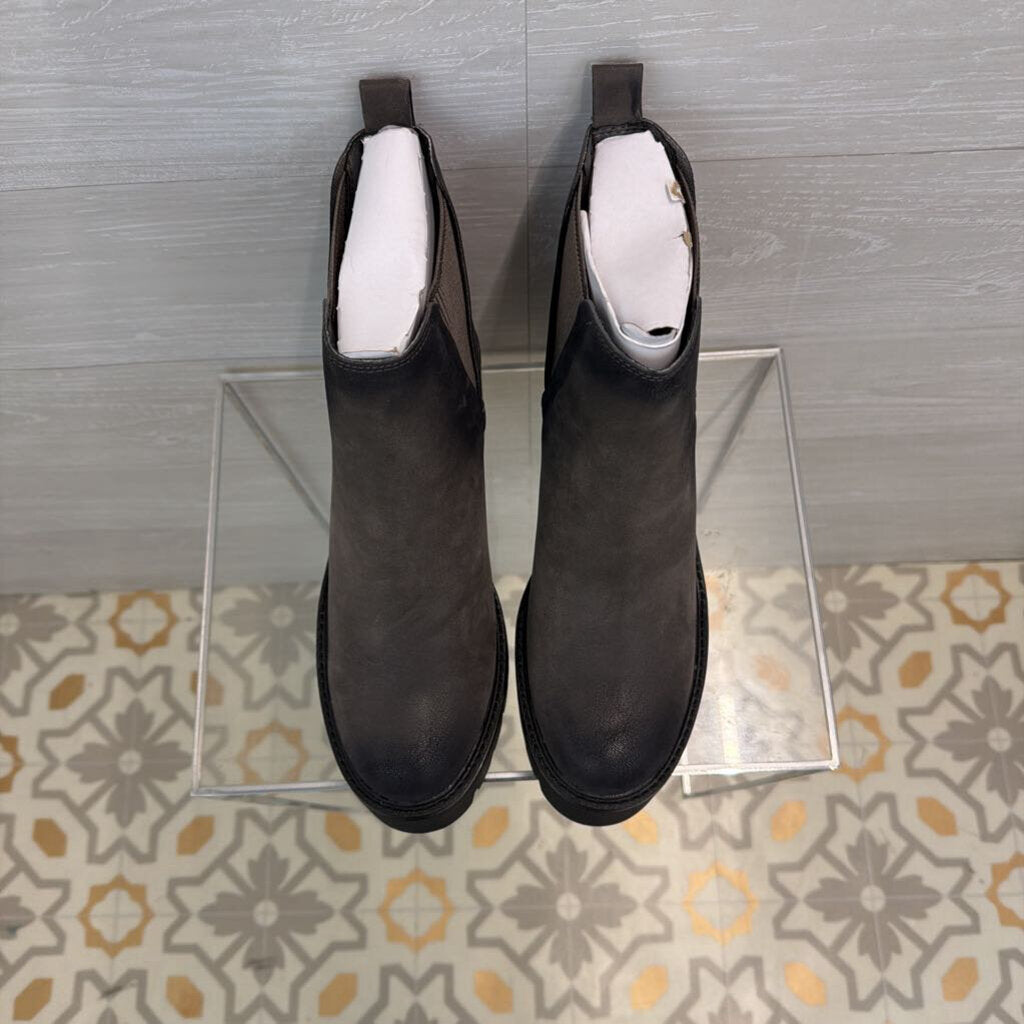 MIA Grey Rusty Platform Chelsea Boots 8.5