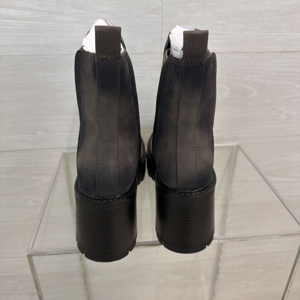 MIA Grey Rusty Platform Chelsea Boots 8.5