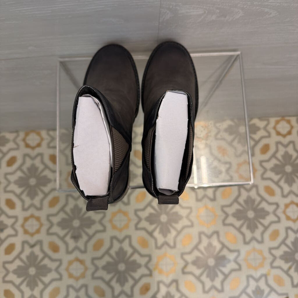 MIA Grey Rusty Platform Chelsea Boots 8.5