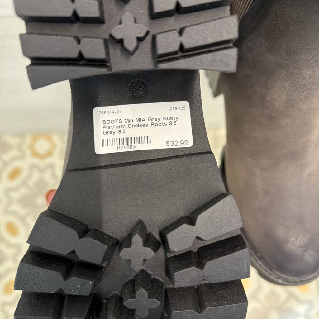 MIA Grey Rusty Platform Chelsea Boots 8.5