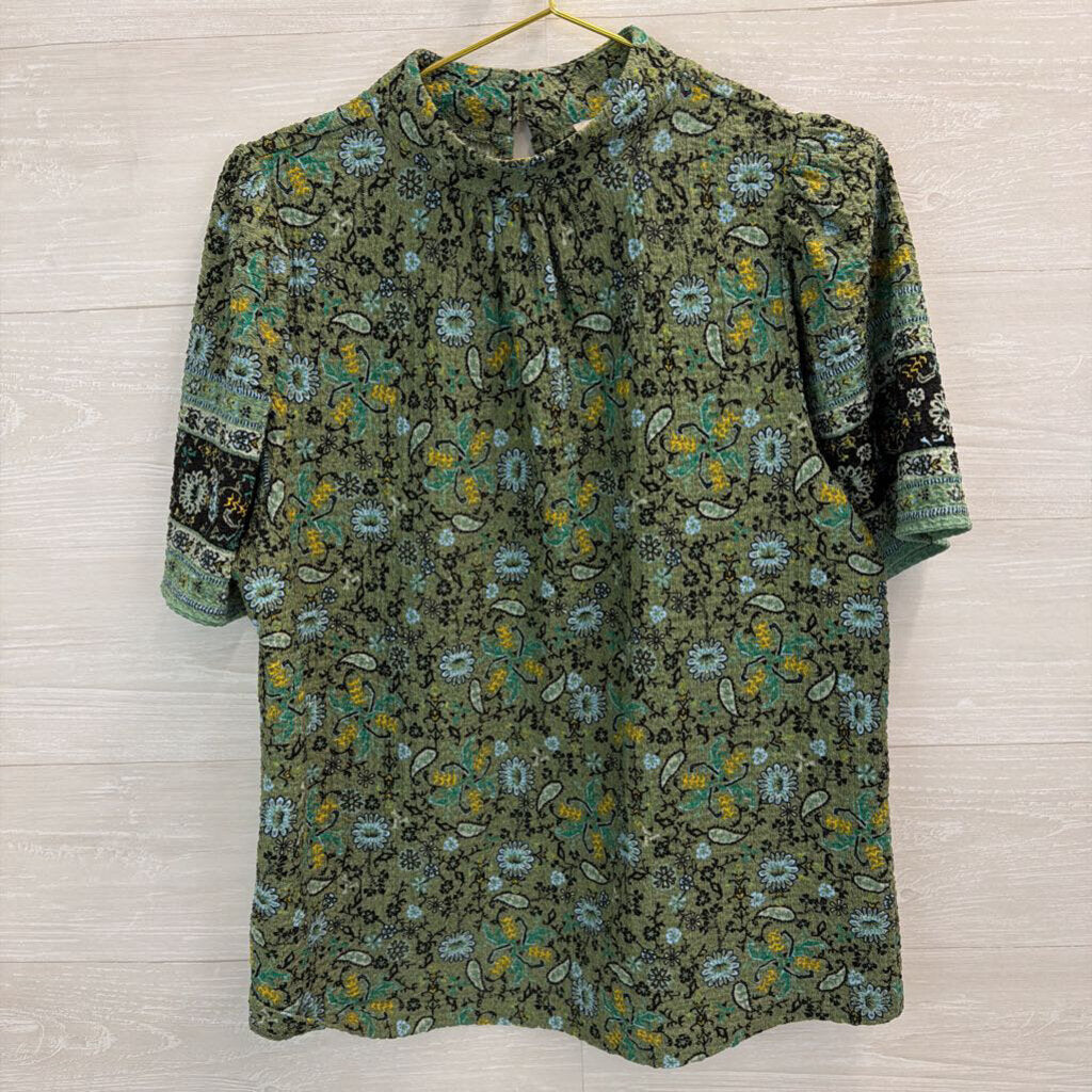 Green Printed Mock Neck Shortsleeve Top Large