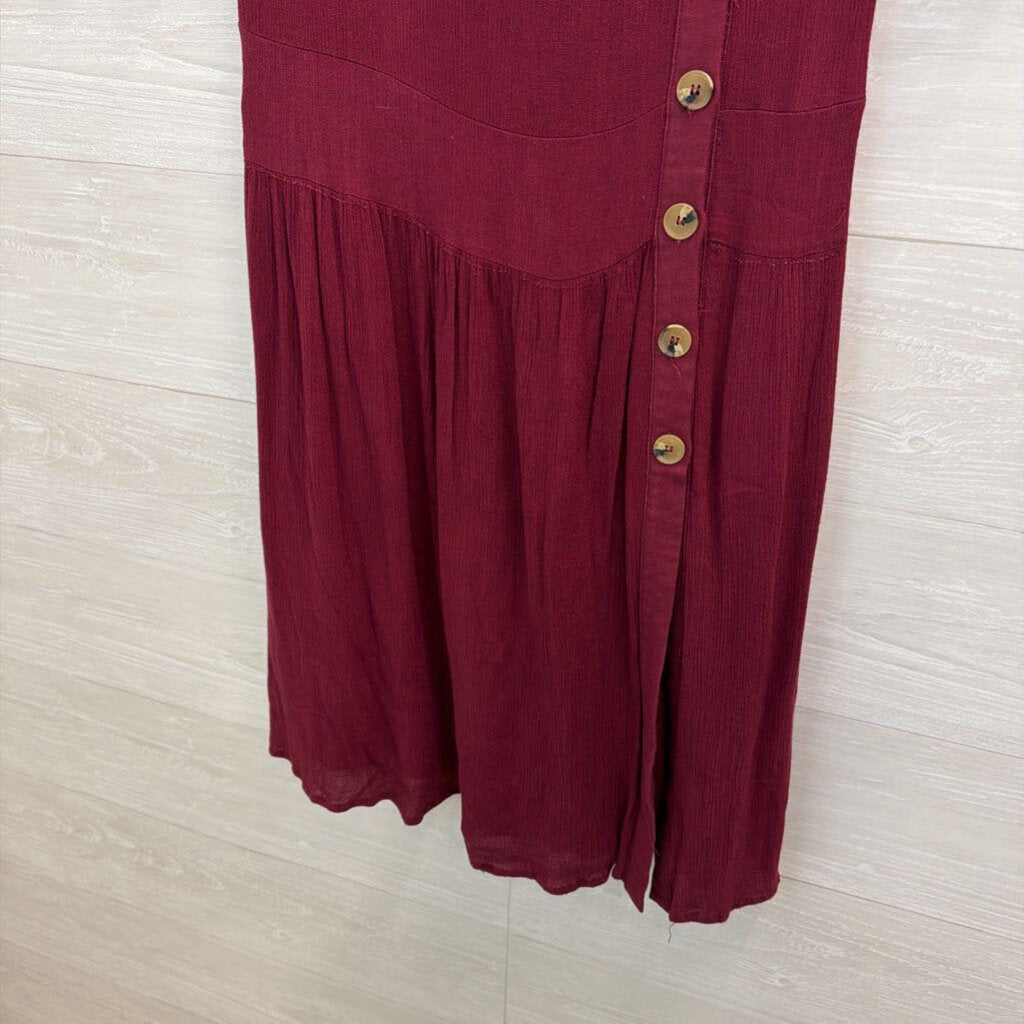 Burgundy Shortsleeve Dress with Buttons Medium
