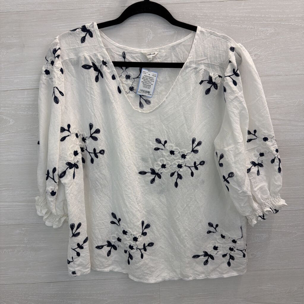 Kindred White/Navy Floral Embroidery Shortsleeve Top Extra Large