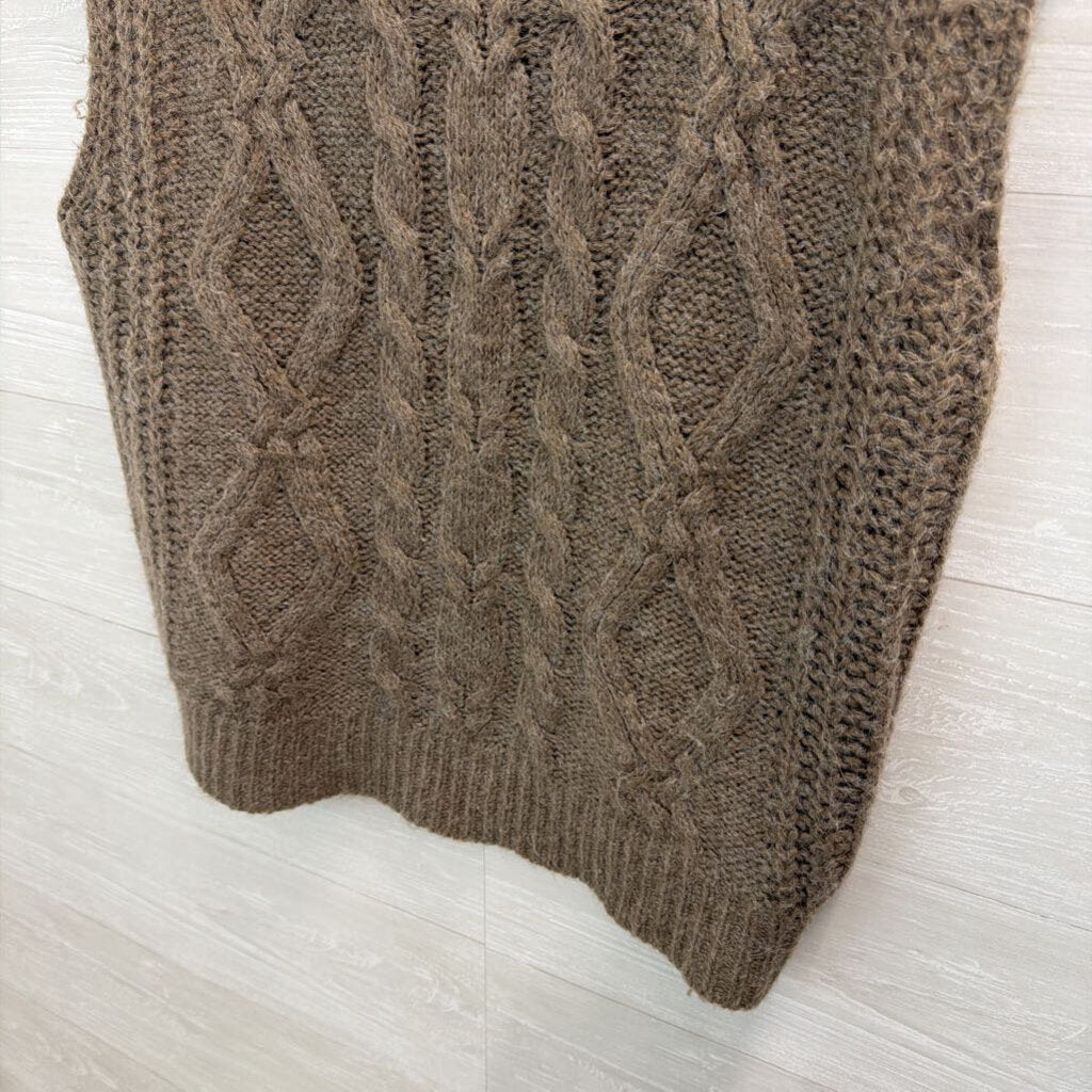 In Loom Green Cable Knit Sleeveless Sweater Medium/ Large