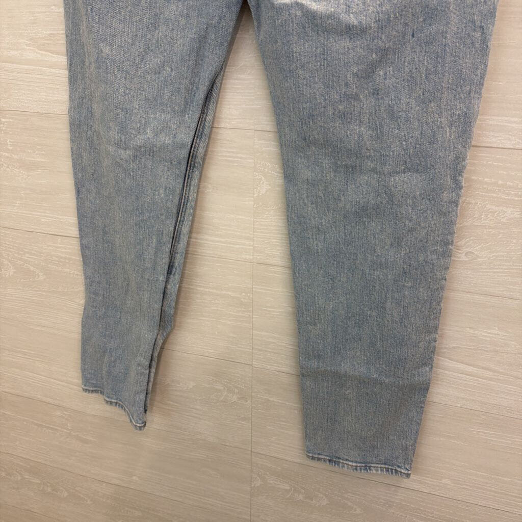 American Eagle Light Wash Mom Jeans 6 Long