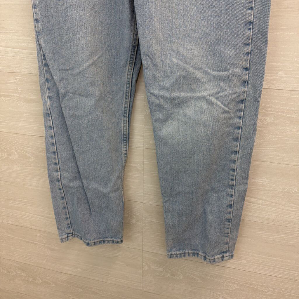 Wrangler Light Wash Relaxed Fit Jeans 33