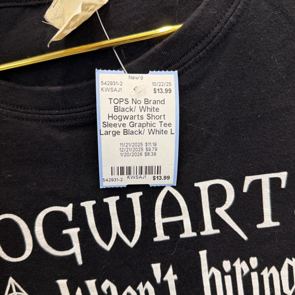 Black/ White Hogwarts Short Sleeve Graphic Tee Large