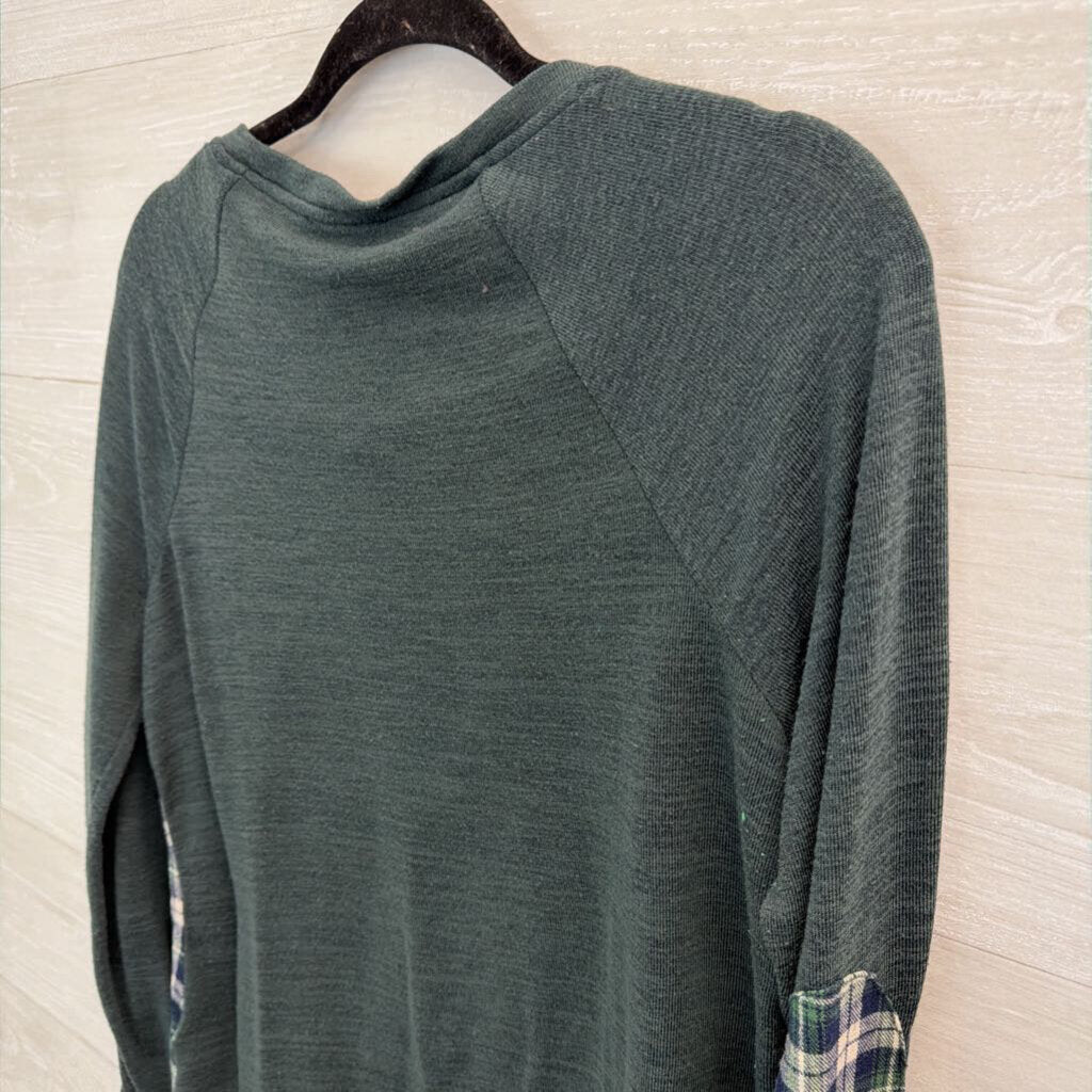 Skies are Blue Green/ White Plaid Long Sleeve Top Medium