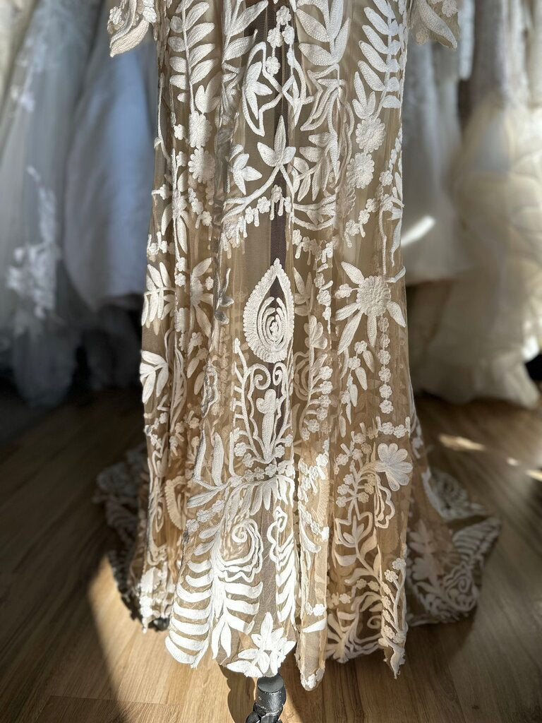 Rue de Seine Beige/ Ivory Avril Lace Long Sleeve Bridal Gown 14