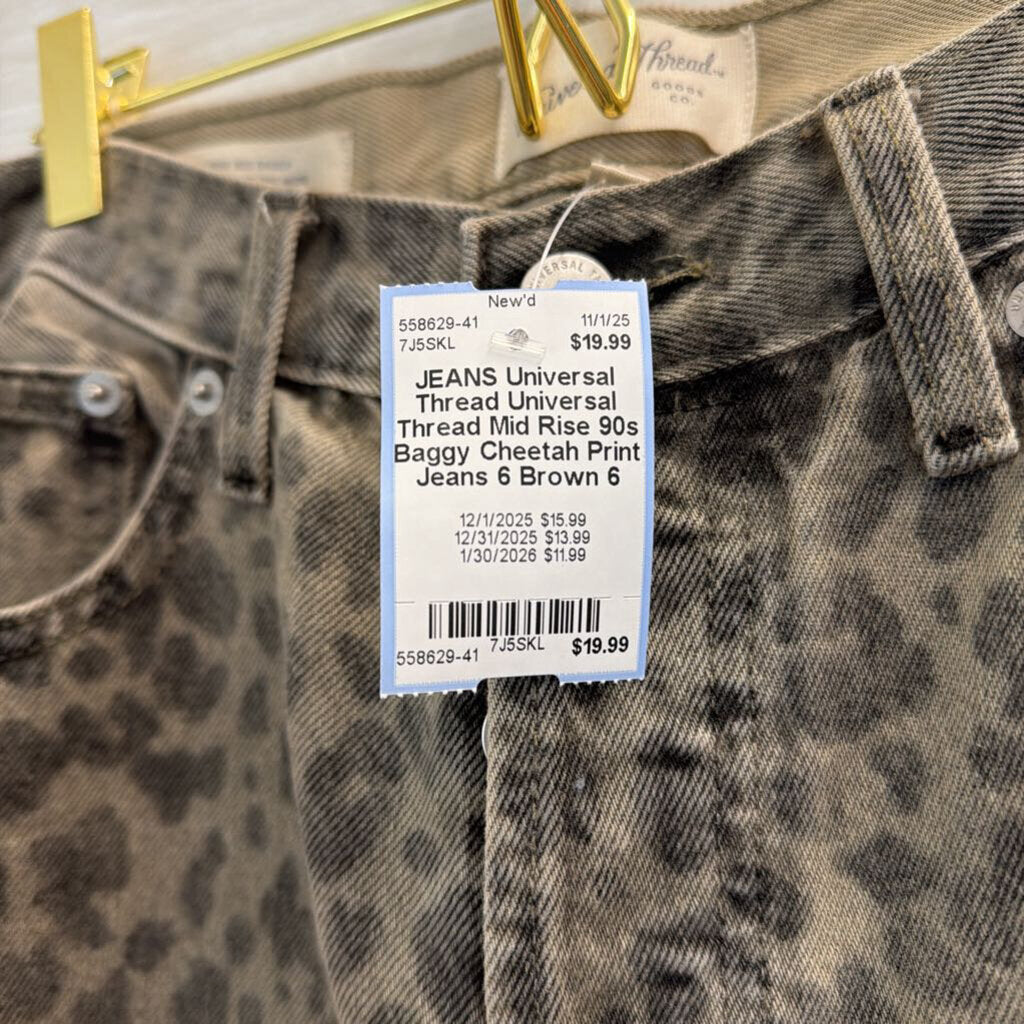 Universal Thread Mid Rise 90s Baggy Cheetah Print Jeans 6
