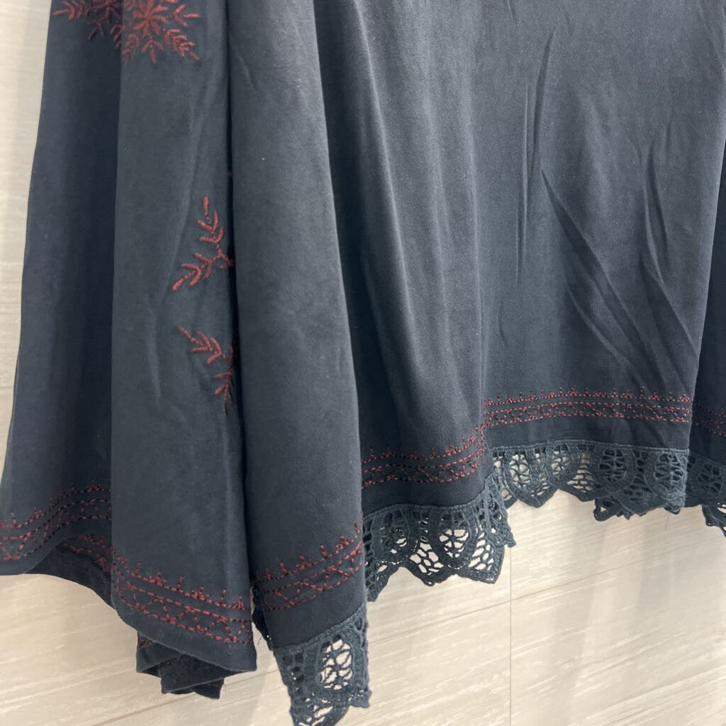 POL Black Suede/ Burgundy Embroidered Flower Open Front Top Medium