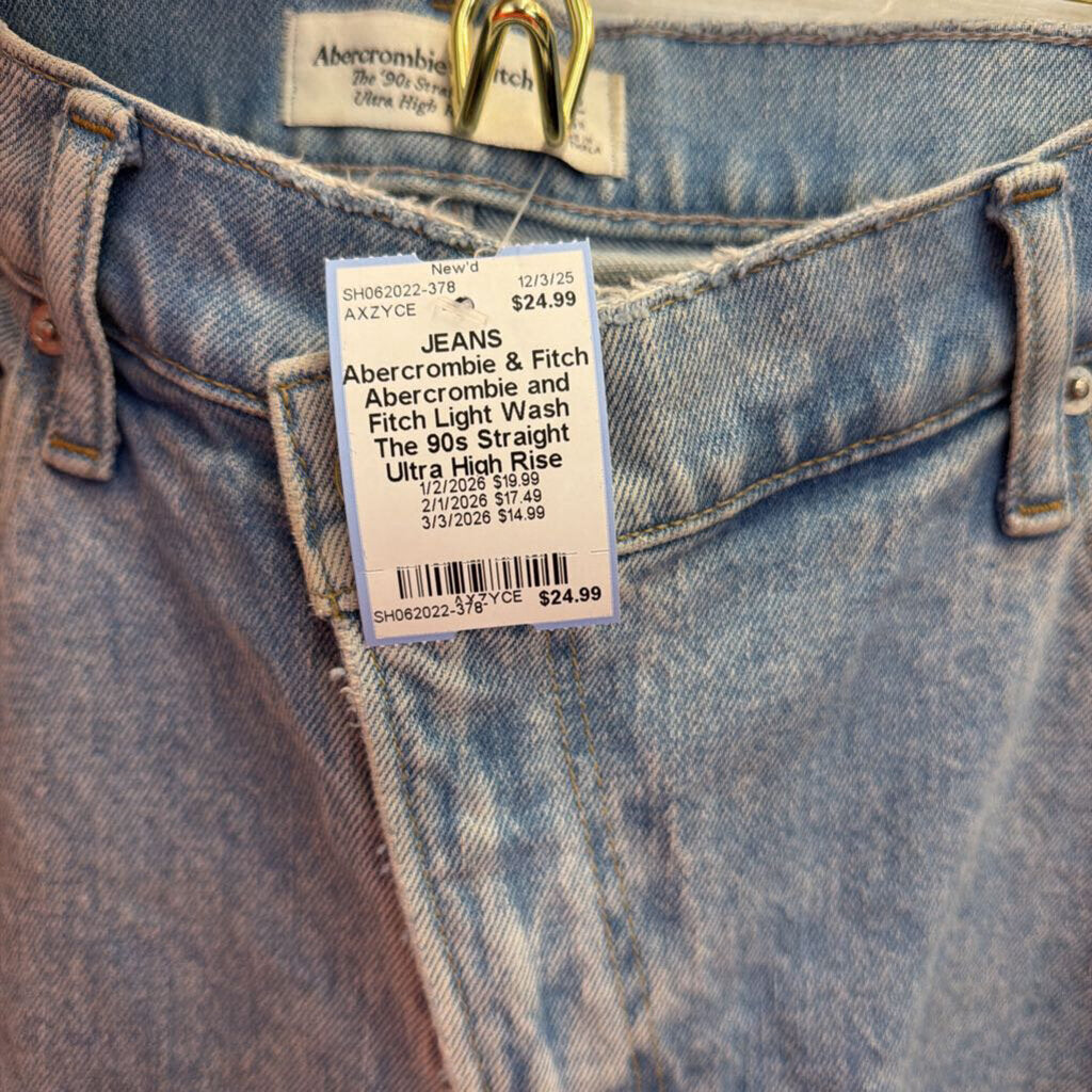 Abercrombie and Fitch Light Wash The 90s Straight Ultra High Rise Jeans 29