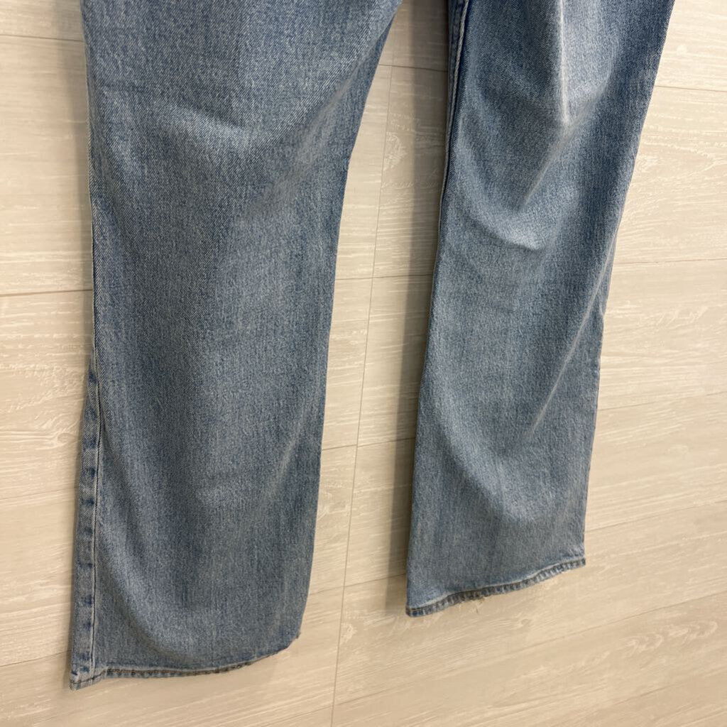 Abercrombie and Fitch Light Wash The 70s Vintage Flare Ultra High Rise Jeans 32
