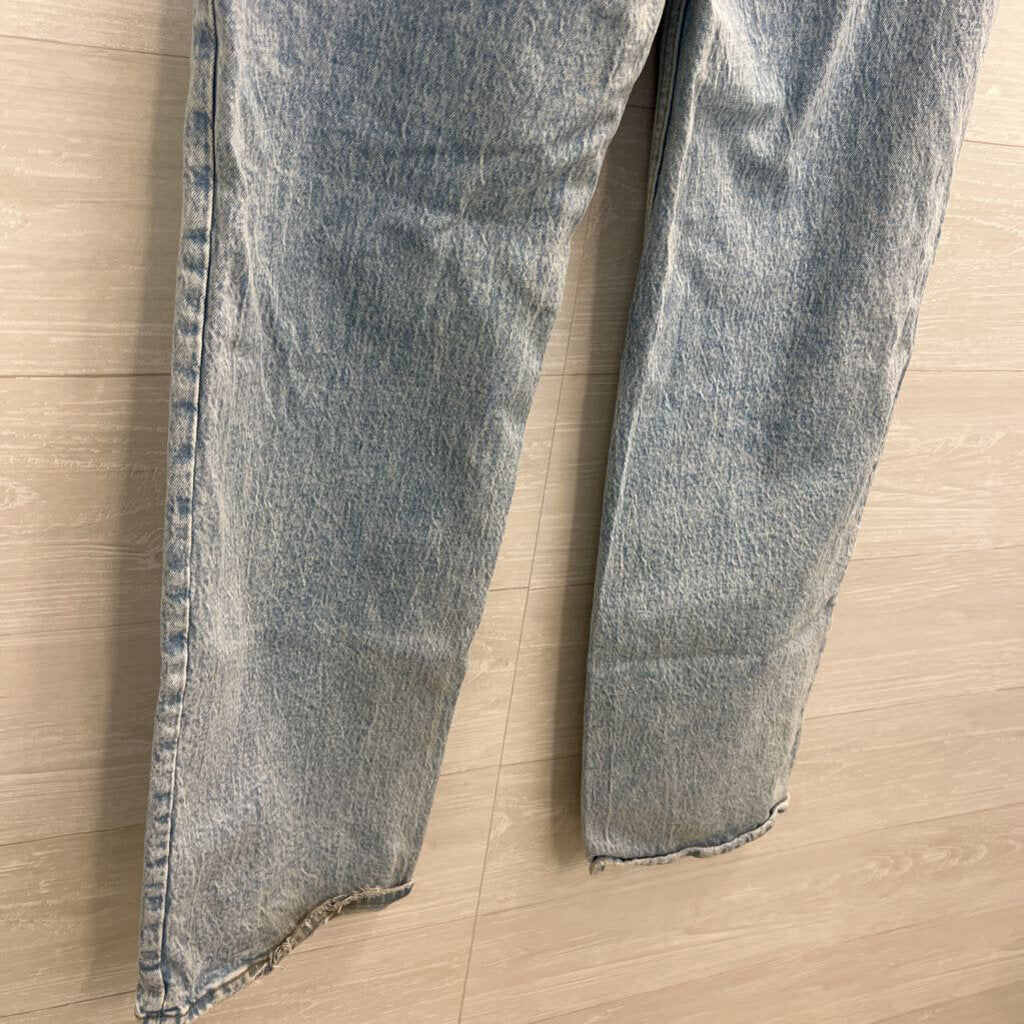 Abercrombie and Fitch Light Wash The 90s Relaxed High Rise Jeans 30 Extra Long