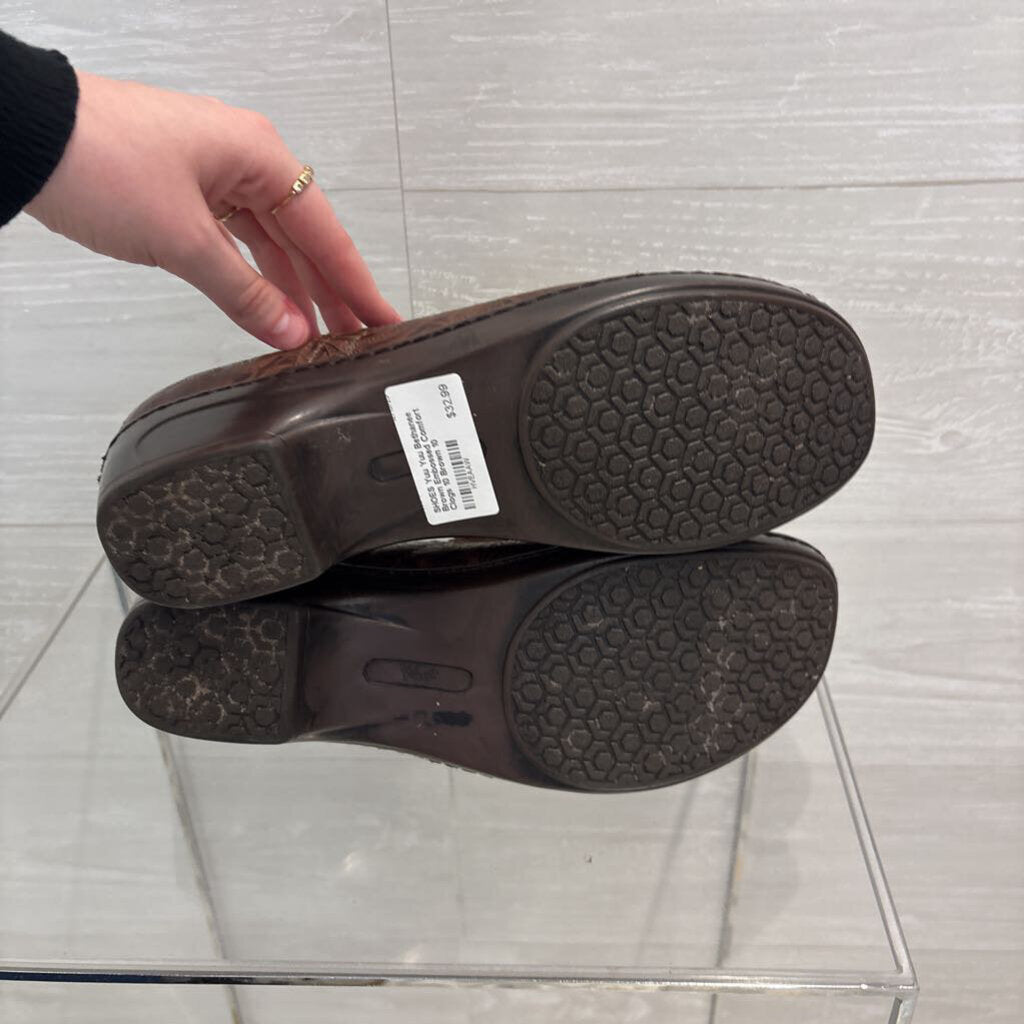 Yuu Bethanee Brown Embossed Comfort Clogs 10