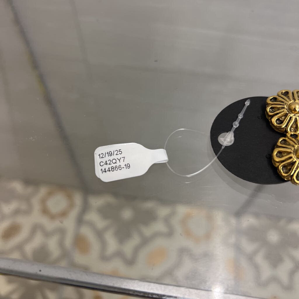 Vintage Gold/ Pearl Statement Drop Clip On Earrings