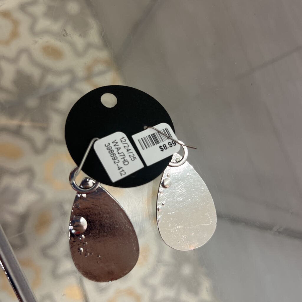 Silver/ Gold/ Pearl Flower Detail Drop Earrings