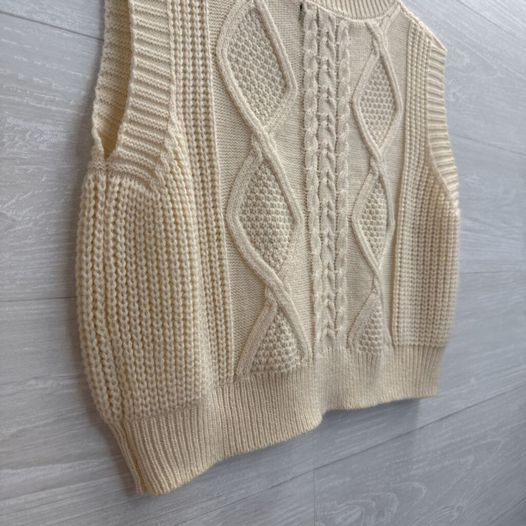 Cream Cropped Sleeveless Cable Knit Sweater Medium