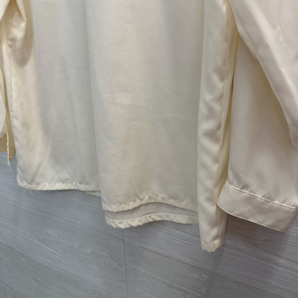 Vintage Koret Cream/ Blue Embroidered Long Sleeve Button Down Top 16W