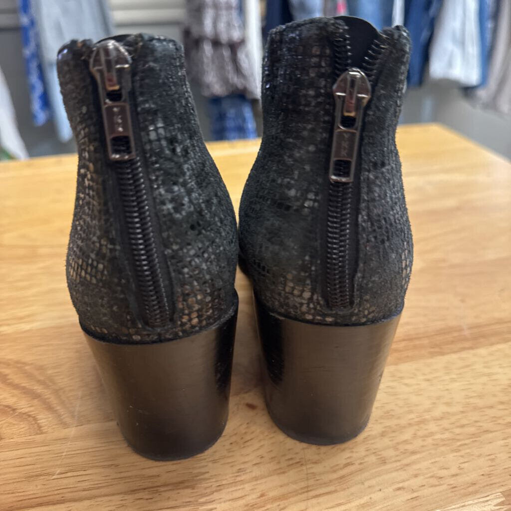 Vaneli Black/ Grey Snakeskin Point Toe Ankle Boots 7