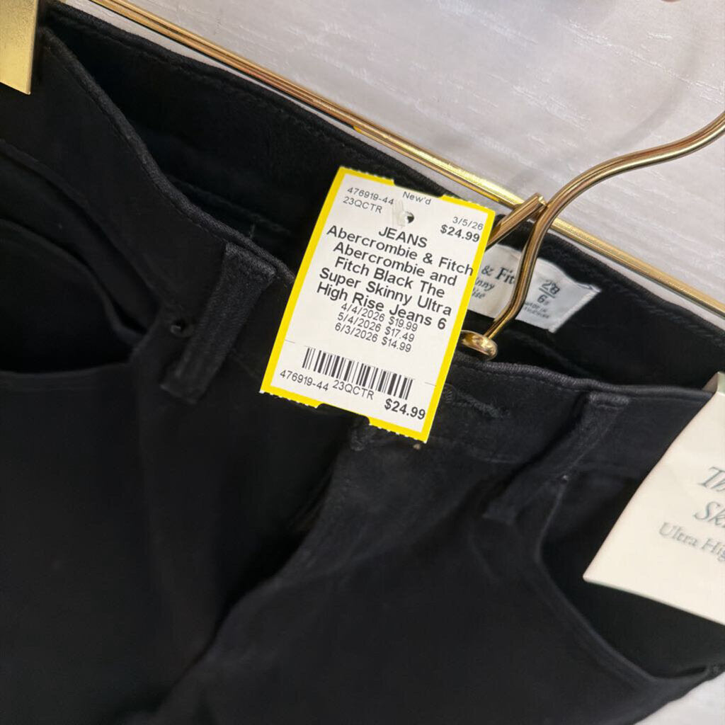 Abercrombie and Fitch Black The Super Skinny Ultra High Rise Jeans 6 Short