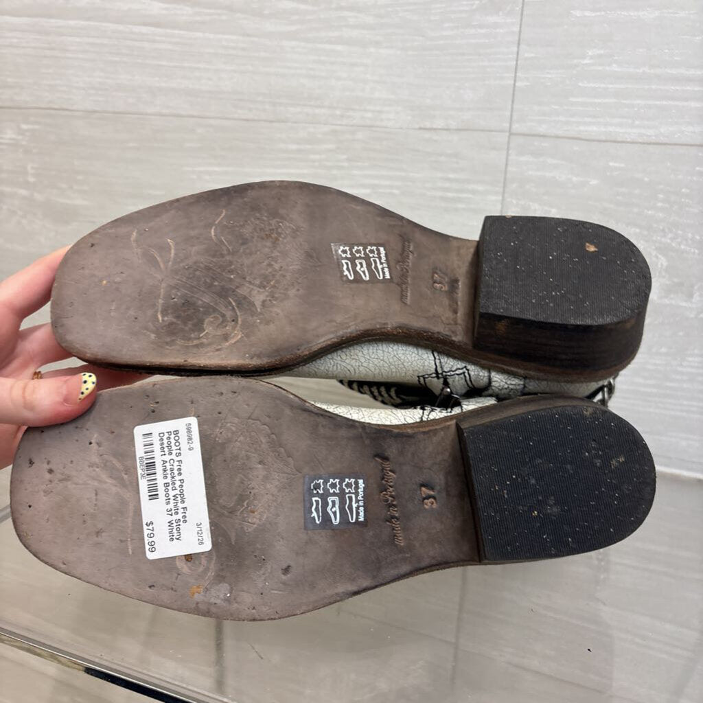 Free People Crackled White Stony Desert Ankle Boots 37