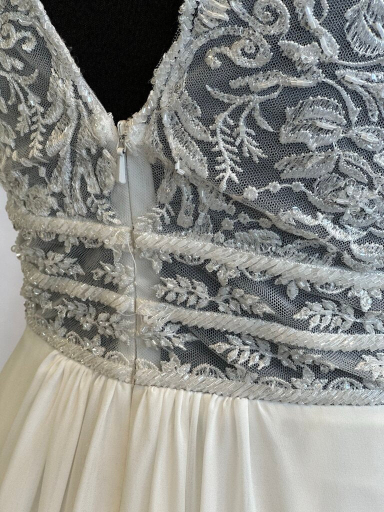 Jessica McClintock Beaded Lace Wedding Dress 14