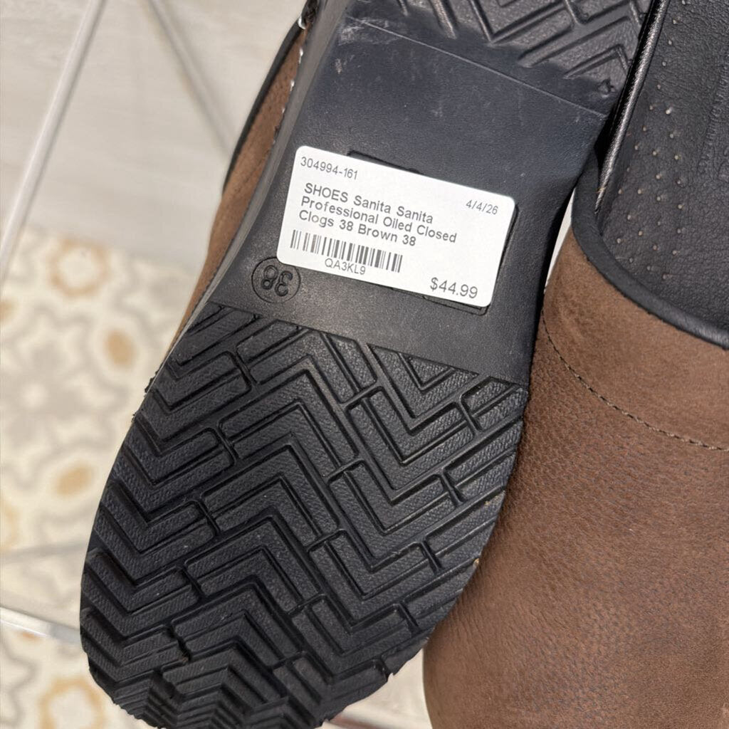 Sanita Professional Oiled Closed Clogs 38