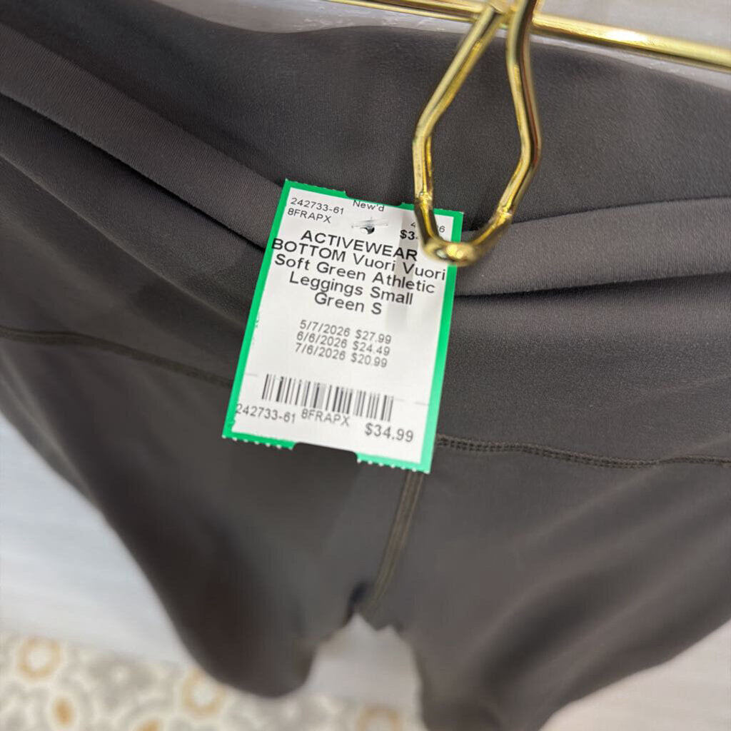 Vuori Soft Green Athletic Leggings Small