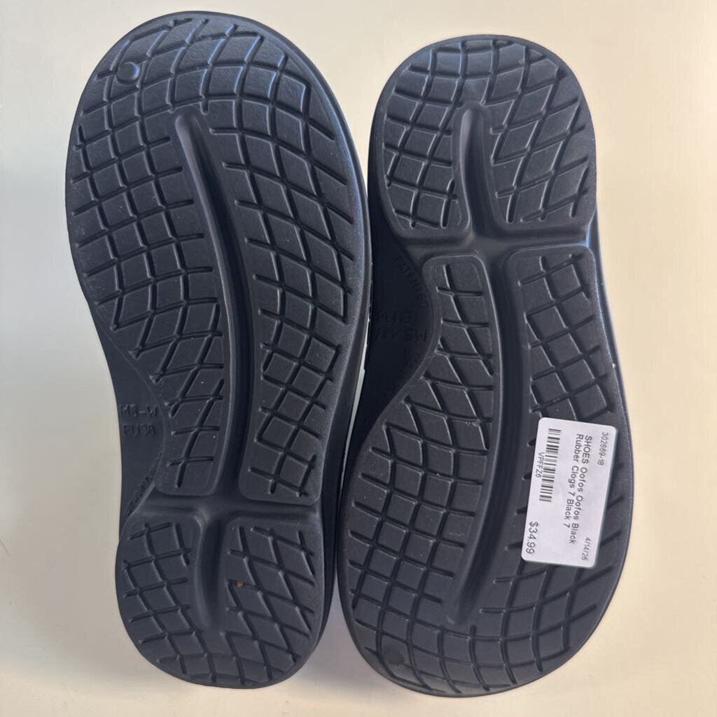 Oofos Black Rubber Clogs 7