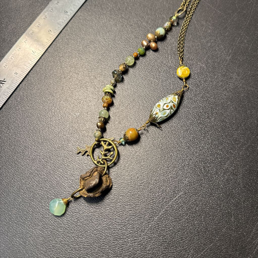 Anne Vaughan Metallic Stone Necklace