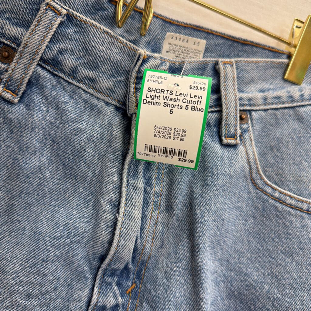 Levi Light Wash Cutoff Denim Shorts 5