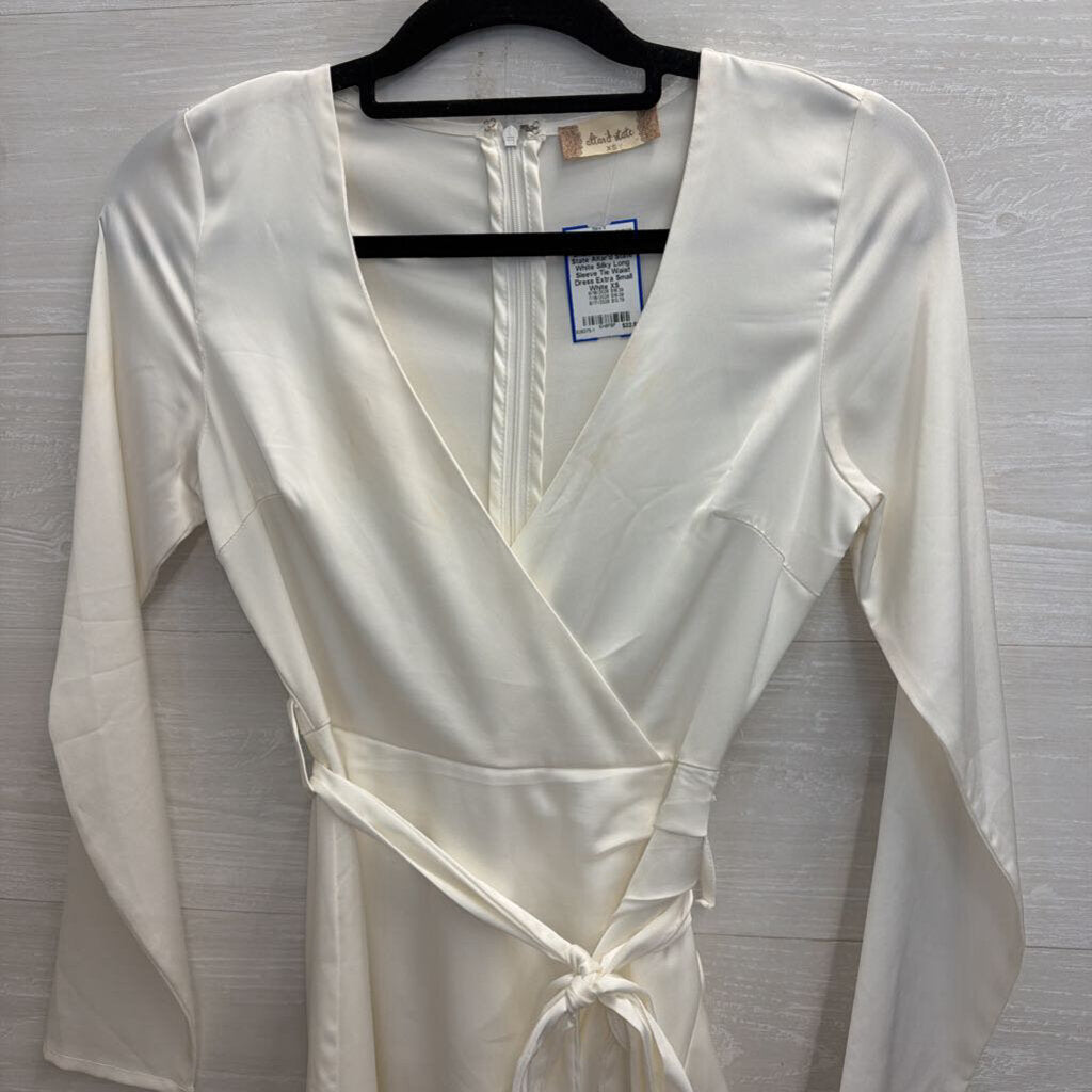 Altar'd State White Silky Long Sleeve Tie Waist Dress Extra Small newdsalem Altar'd State White Silky Long Sleeve Tie Waist Dress Extra Small newdsalem