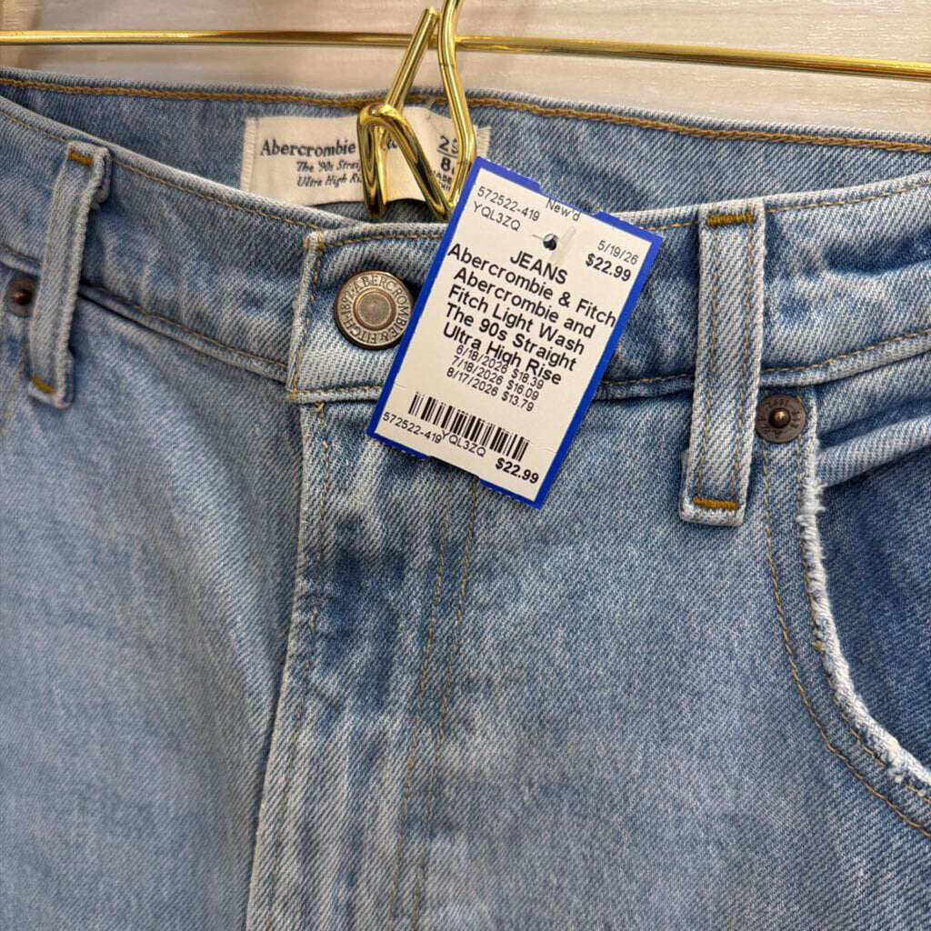 Abercrombie and Fitch Light Wash The 90s Straight Ultra High Rise Jeans 8 Long