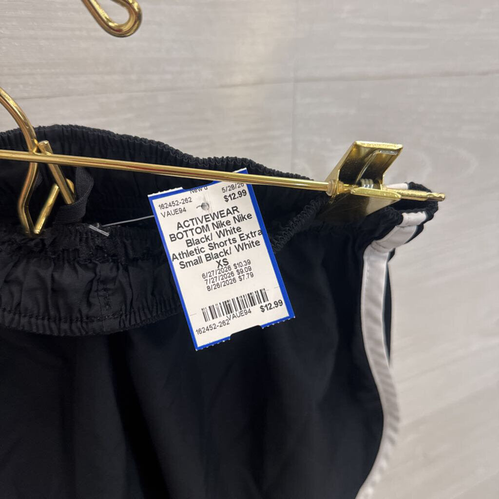 Nike Black/ White Athletic Shorts Extra Small