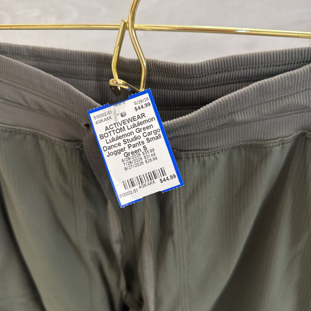 Lululemon Green Dance Studio Cargo Jogger Pants Small