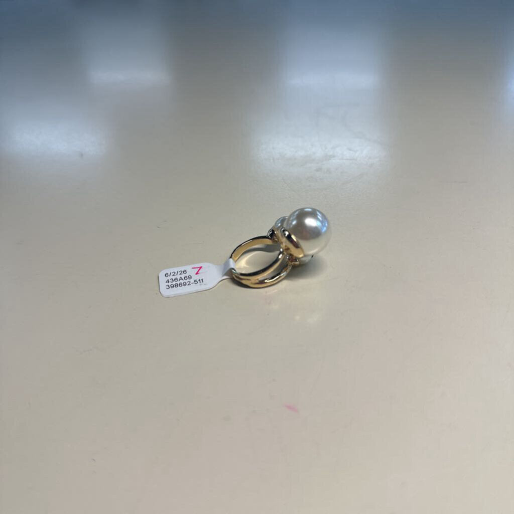 Gold/ Pearl Statement Ring