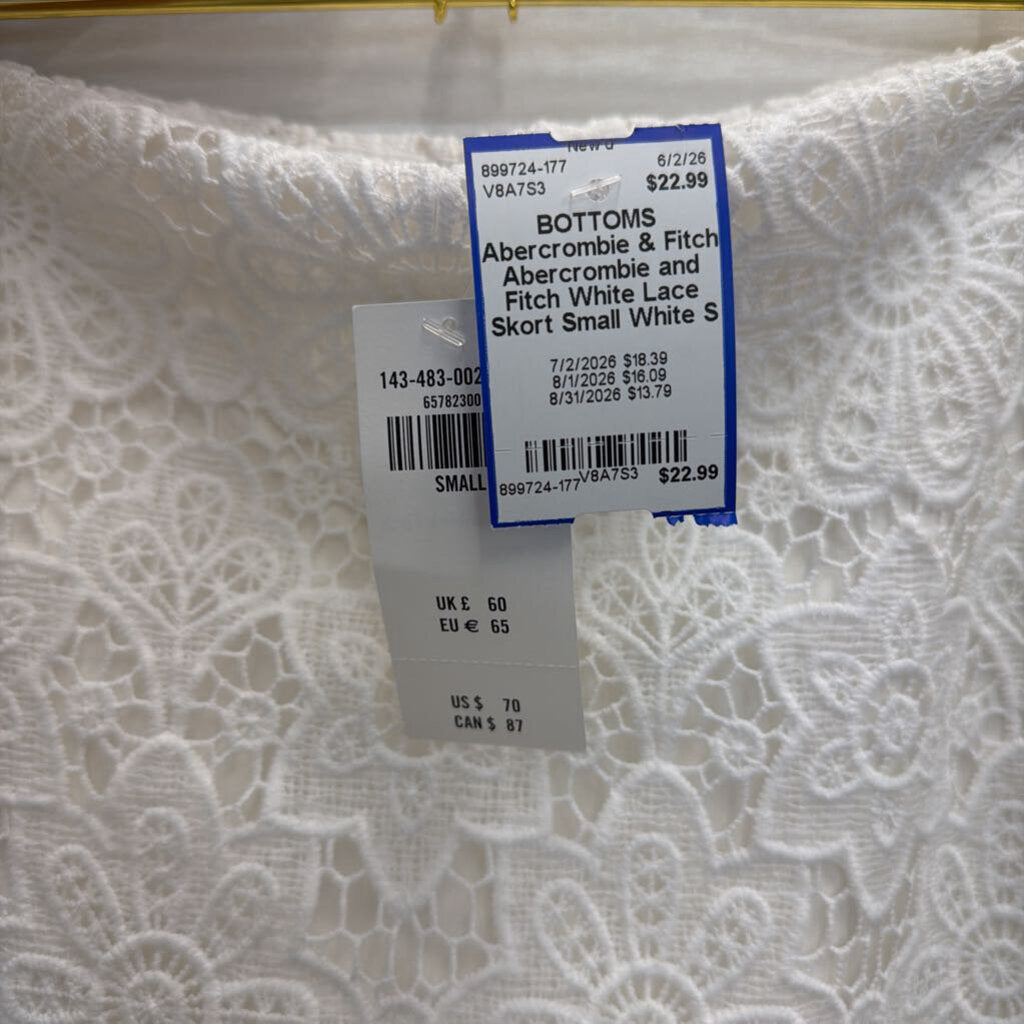 Abercrombie and Fitch White Lace Skort Small