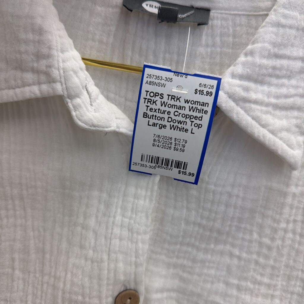 TRK Woman White Texture Cropped Button Down Top Large